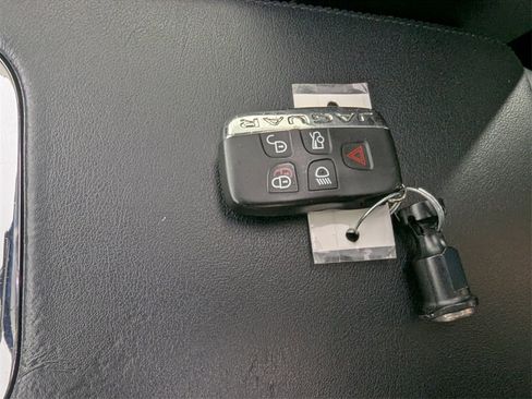 Used 2016 Jaguar XJ R-Sport image 26