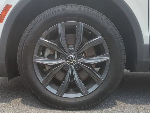 Used 2022 Volkswagen Tiguan SE AWD/4WD image 22