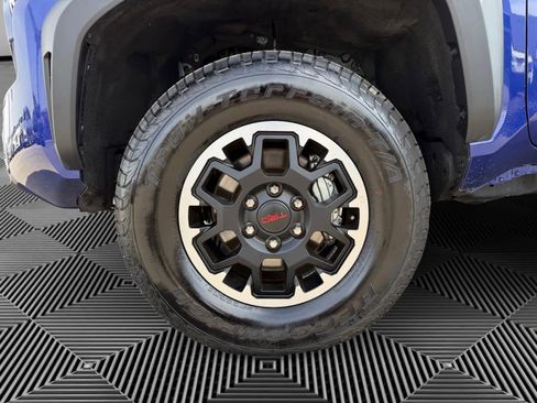 Used 2025 Toyota Tacoma TRD Off-Road image 9