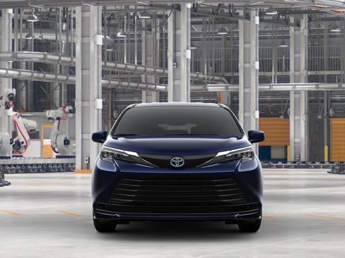 New 2025 Toyota Sienna LE image 17