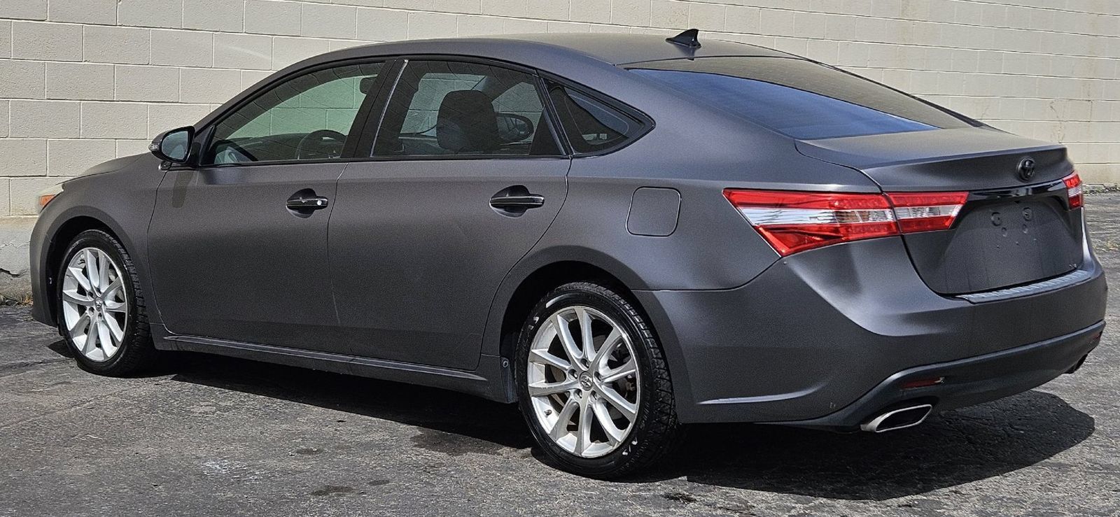 Used 2013 Toyota Avalon Limited FWD image 3