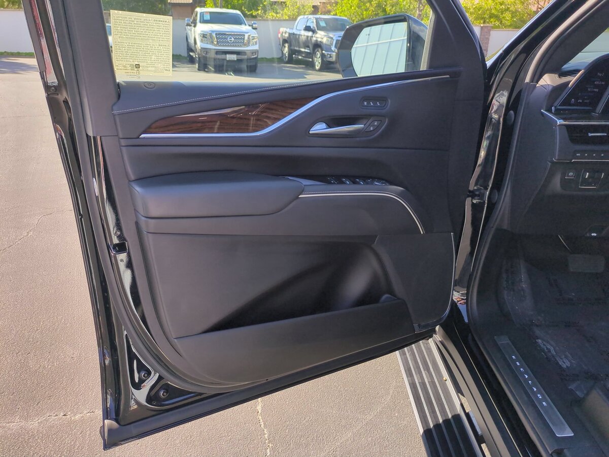 Used 2022 Cadillac Escalade Sport Platinum w/ Heavy-Duty Trailer Package AWD/4WD image 14