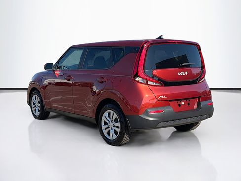 Used 2022 Kia Soul LX image 5
