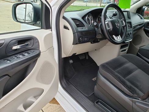 Used 2017 Dodge Grand Caravan SE w/ Power Window Group image 10