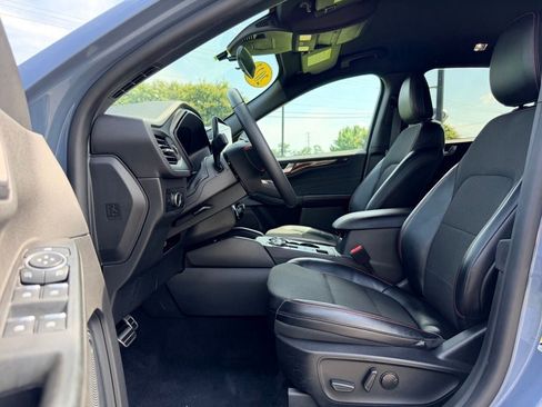 Certified 2023 Ford Escape ST-Line w/ Tech Pack #1 FWD image 23