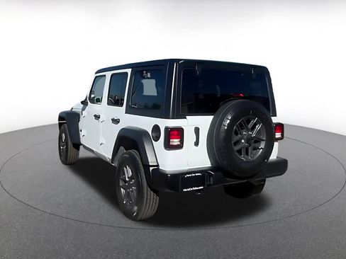 Used 2025 Jeep Wrangler Unlimited Sport AWD/4WD image 14
