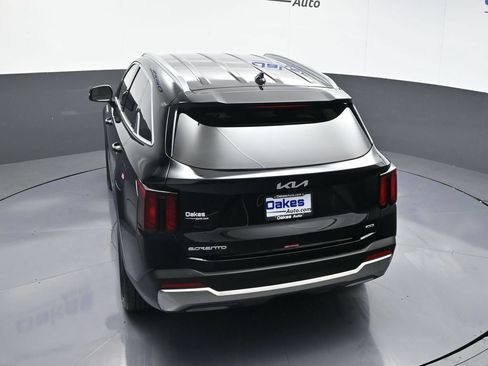 Certified 2025 Kia Sorento S AWD/4WD image 39