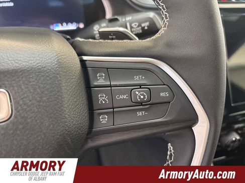 New 2025 Jeep Grand Cherokee L Altitude image 15