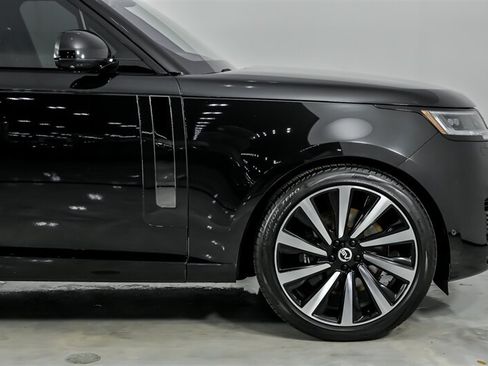 Used 2023 Land Rover Range Rover SV AWD/4WD image 15