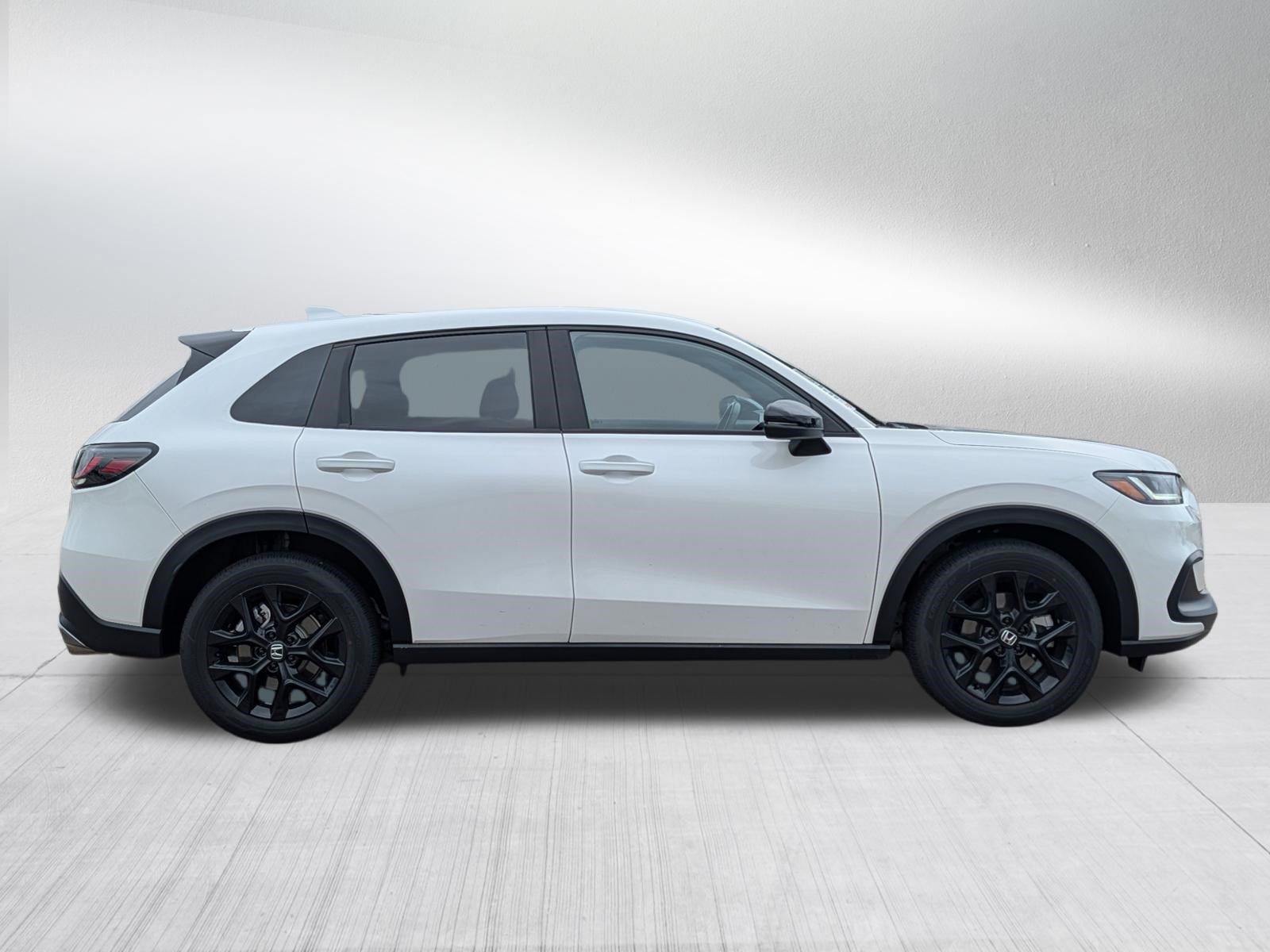 Used 2025 Honda HR-V Sport image 8