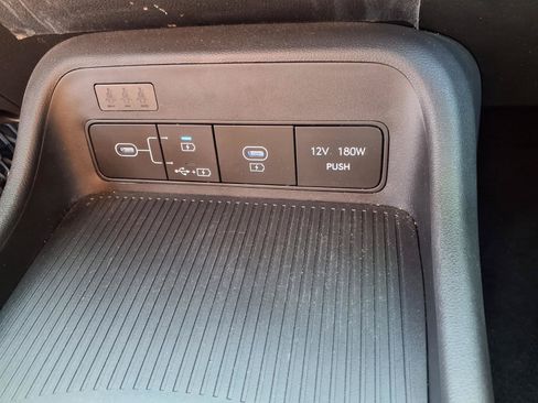 Used 2025 Hyundai Kona SEL FWD image 11