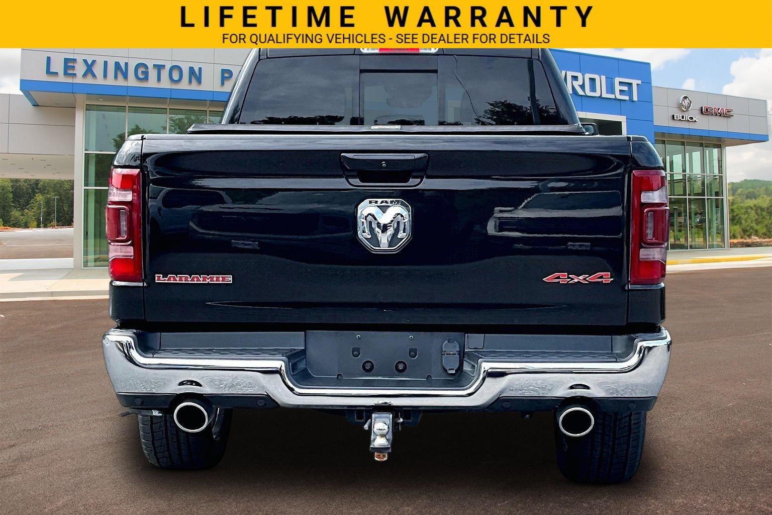 Used 2024 RAM 1500 Laramie AWD/4WD image 4