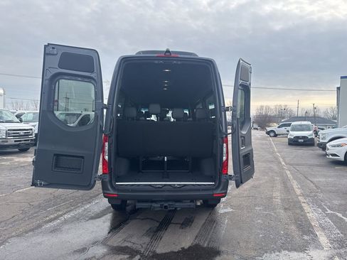 Used 2022 Mercedes-Benz Sprinter 2500 image 43