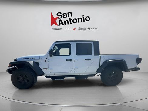 Used 2023 Jeep Gladiator Mojave AWD/4WD image 8