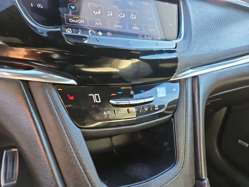 Used 2020 Cadillac XT6 Sport AWD/4WD image 29