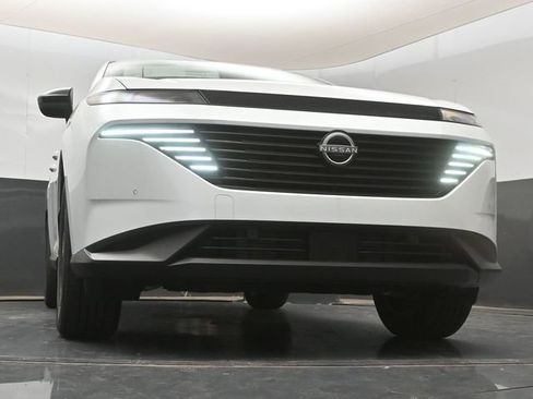 Certified 2025 Nissan Murano SV image 14