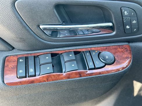 Used 2012 GMC Yukon SLT w/ SLT Chrome Package image 17