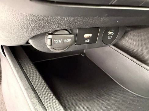 Used 2026 Hyundai Elantra Hybrid FWD image 32