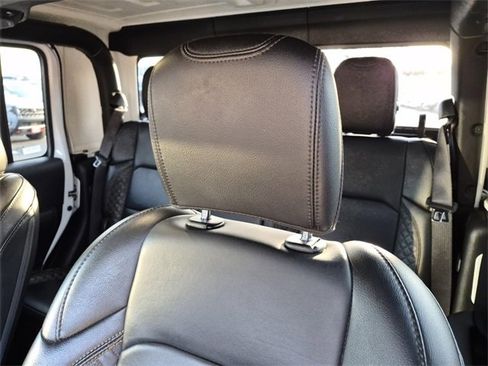 Used 2023 Jeep Gladiator Overland image 18