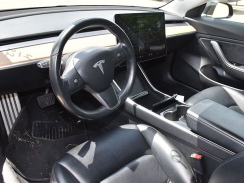 Used 2018 Tesla Model 3 Long Range RWD image 9