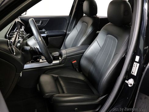 Used 2020 Mercedes-Benz GLB 250 GLB 250 4MATIC SUV w/ Premium Package image 11