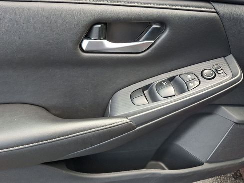 Used 2024 Nissan Sentra SV image 12