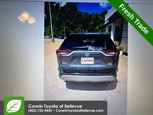 Used 2023 Toyota RAV4 XSE AWD/4WD image 9