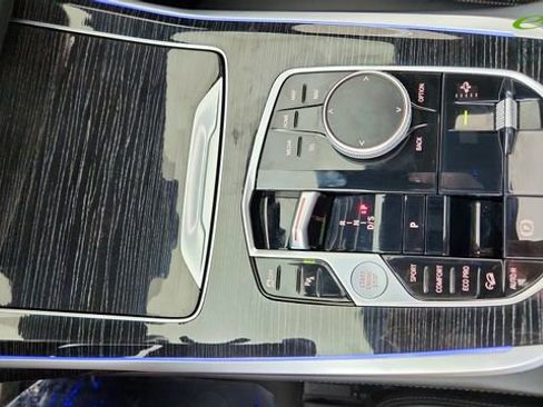 Used 2024 BMW X7 xDrive40i w/ M Sport Package AWD/4WD image 54