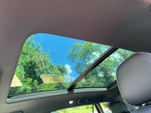 New 2026 Volkswagen Atlas Cross Sport SE image 19