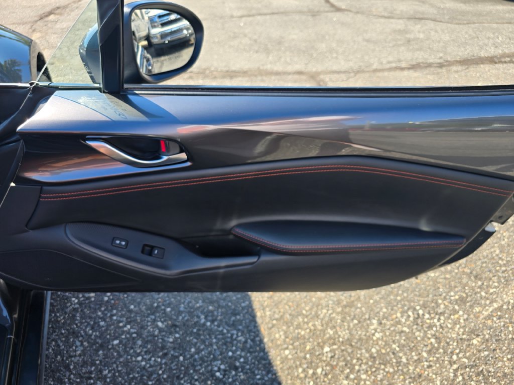 Used 2022 MAZDA MX-5 Miata Grand Touring w/ Weather Package RWD image 12