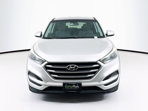 Used 2017 Hyundai Tucson SE image 2