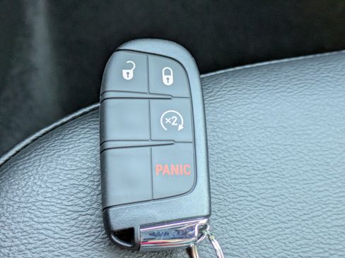 New 2026 Jeep Compass Latitude image 33