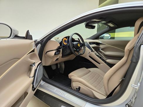Used 2022 Ferrari Roma RWD image 16