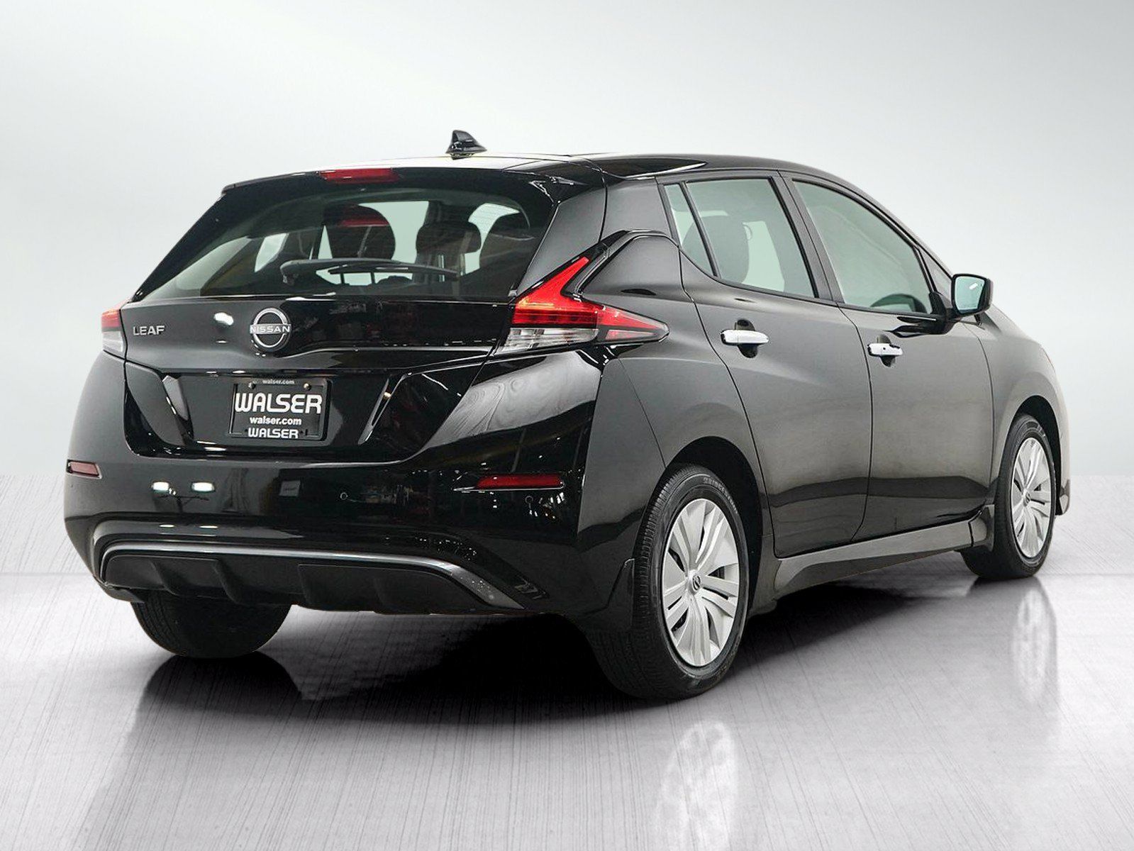 Used 2025 Nissan Leaf S FWD image 5