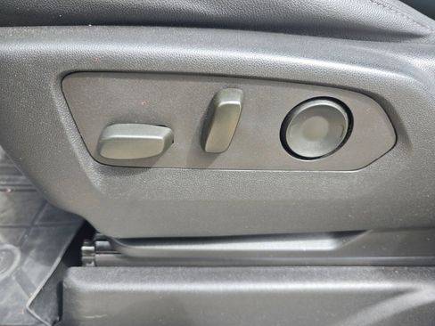 Used 2022 Chevrolet Tahoe Z71 w/ Luxury Package image 12