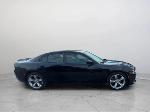 Used 2017 Dodge Charger R/T image 13