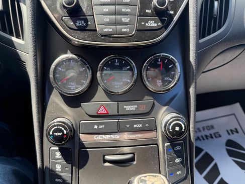 Used 2015 Hyundai Genesis 3.8 RWD image 18