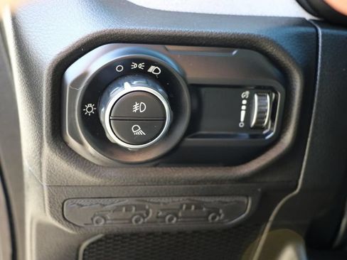 Used 2025 Jeep Gladiator Sport AWD/4WD image 31