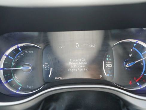 Used 2021 Chrysler Pacifica Touring-L FWD image 9