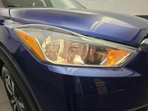Used 2019 Nissan Kicks SV FWD image 14