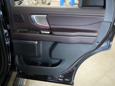 New 2025 Ford Expedition Platinum w/ Platinum Ultimate Package AWD/4WD image 22