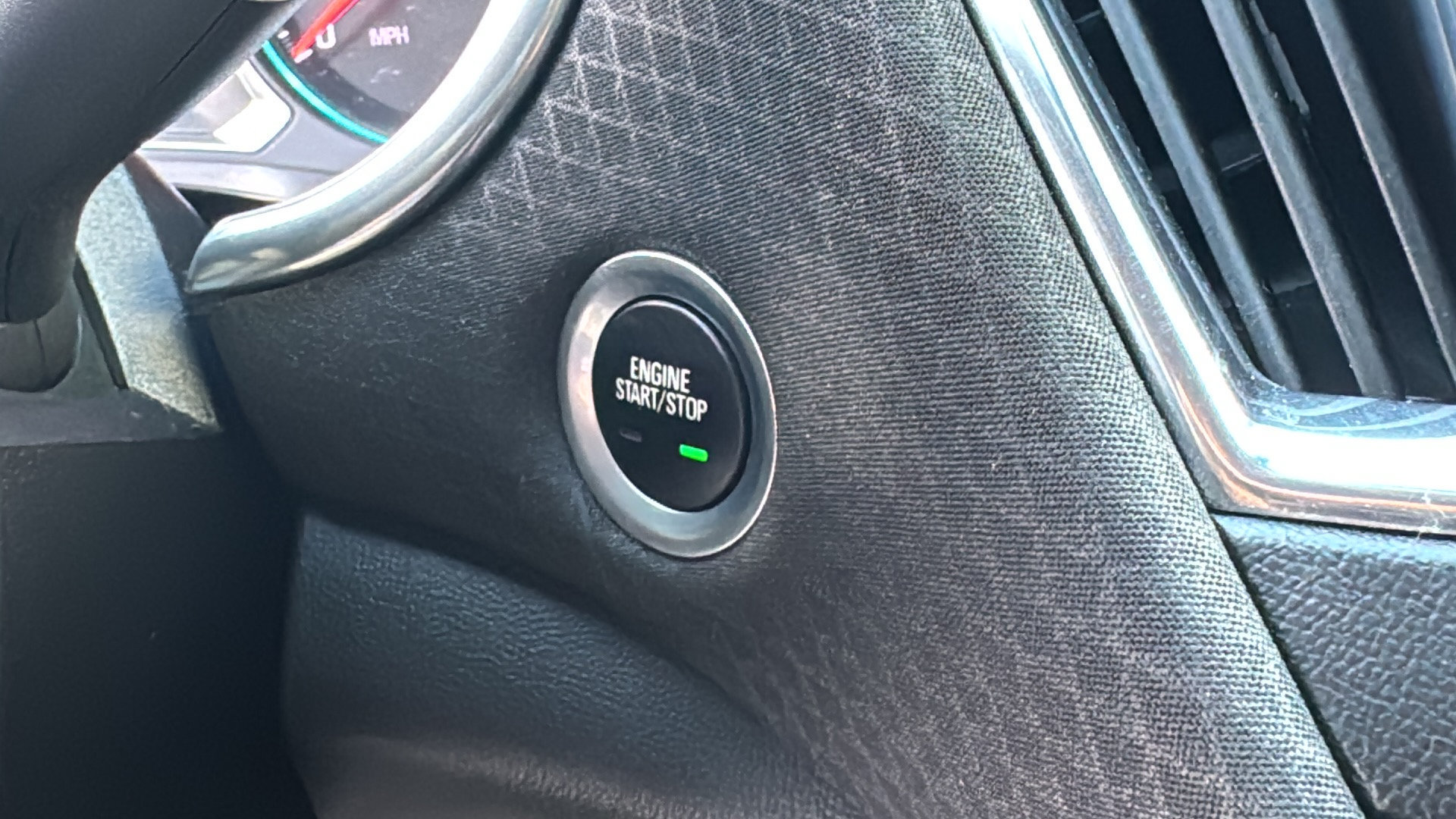 Used 2018 Chevrolet Malibu LT FWD image 23
