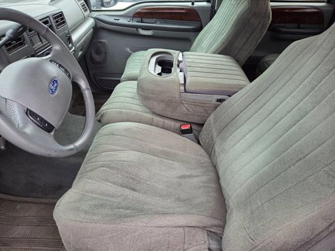 Used 2003 Ford F250 XLT image 7