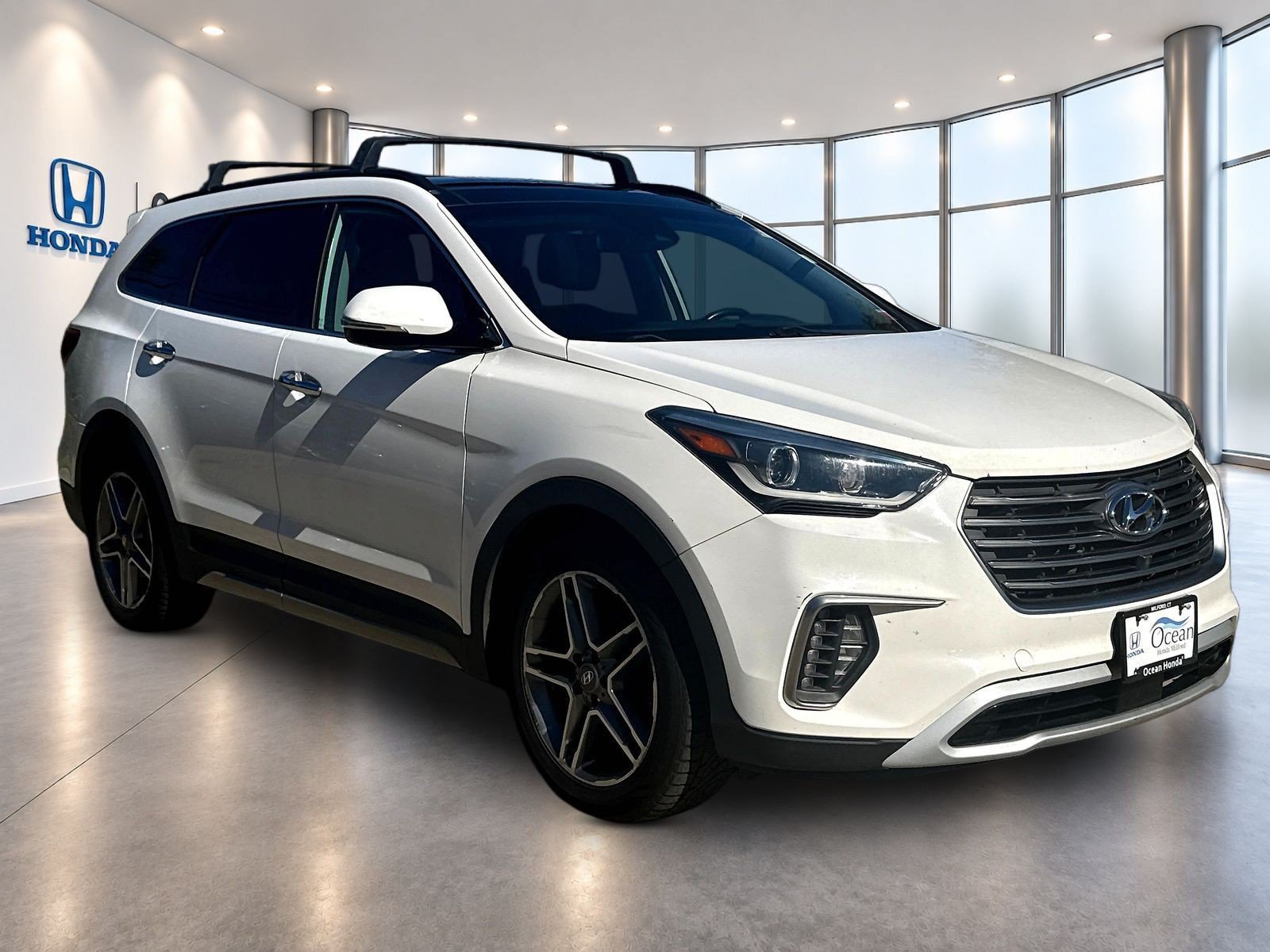 Used 2017 Hyundai Santa Fe Limited AWD/4WD image 3