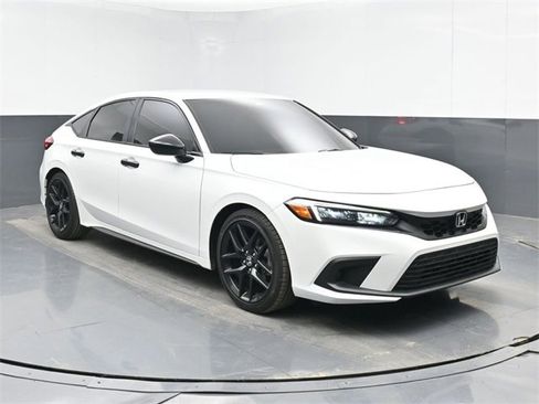 Used 2023 Honda Civic Sport image 2