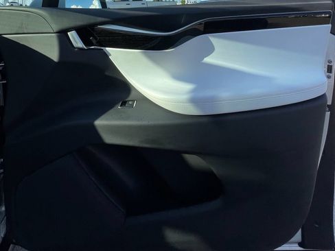 Used 2017 Tesla Model X 100D AWD/4WD image 33