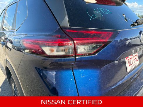 Certified 2025 Nissan Rogue SV AWD/4WD image 10