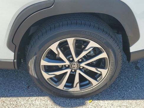 Used 2023 Toyota Corolla Cross XLE image 13