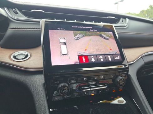 Used 2022 Jeep Grand Cherokee Summit w/ Adv Protech Group IV image 33