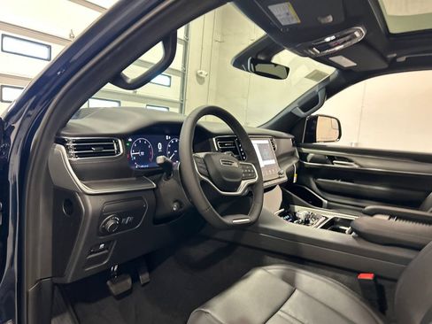 New 2026 Jeep Grand Wagoneer Limited AWD/4WD image 17